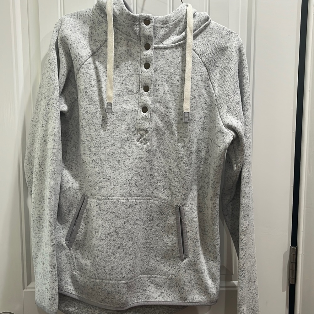 Gray/white speckled pullover medium